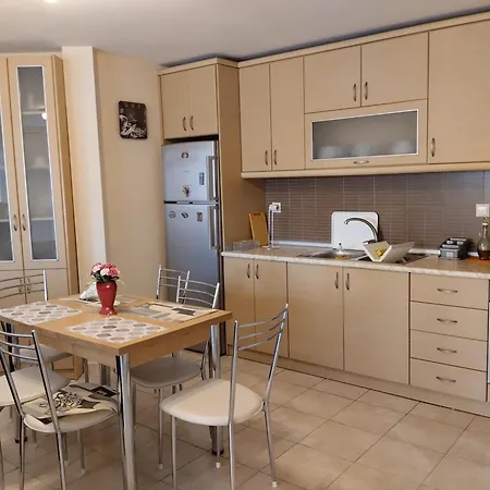 Elena's * Nea Iraklitsa